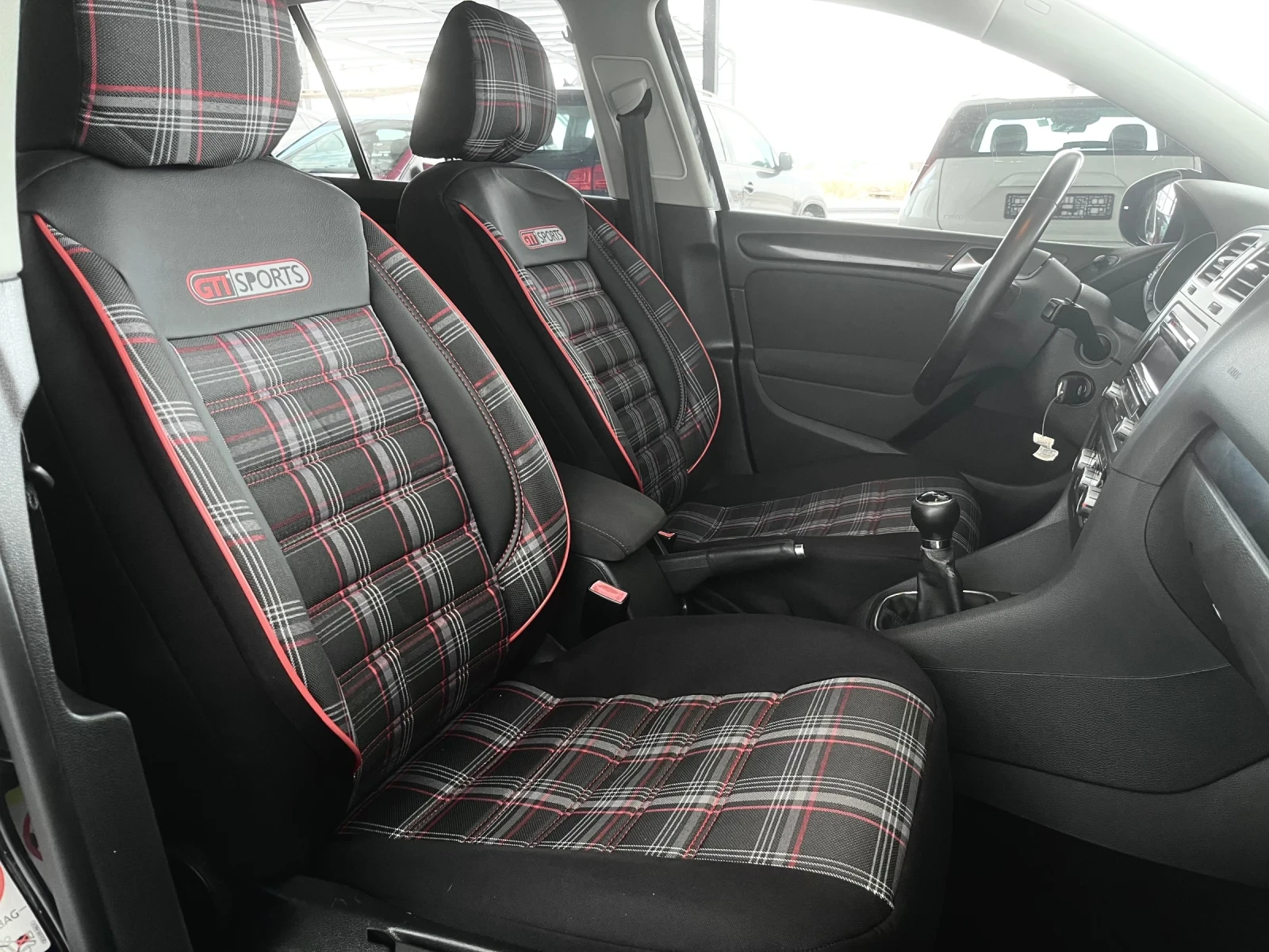 VW Golf R-Line , снимка 11 - Автомобили и джипове - 55409583