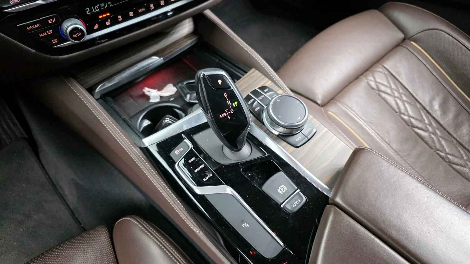 BMW 530 xDrive Luxury, снимка 11 - Автомобили и джипове - 55443846