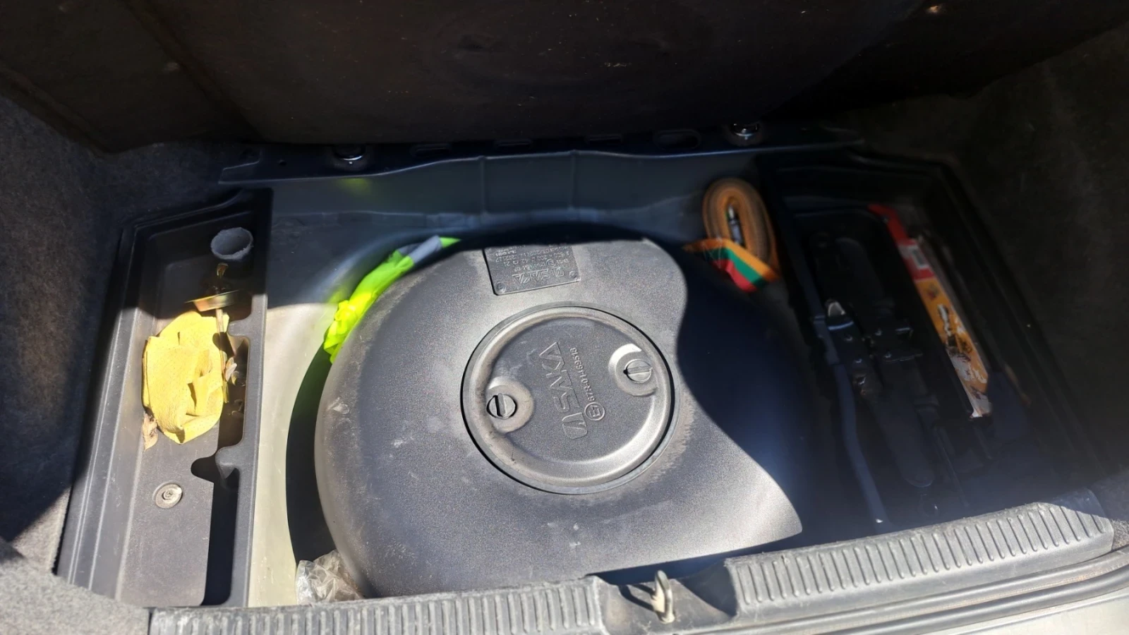 Toyota Corolla, снимка 16 - Автомобили и джипове - 55823057