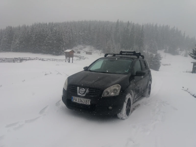 Nissan Qashqai 2.0, снимка 2 - Автомобили и джипове - 48109239