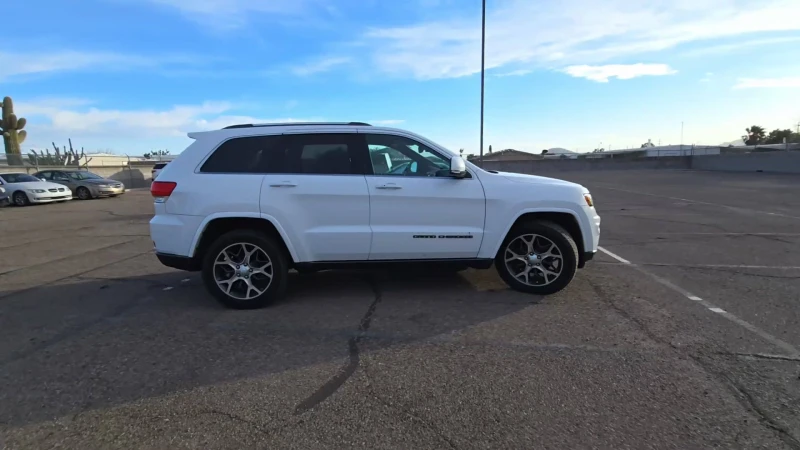 Jeep Grand cherokee Прогнозна цена 28000лв до София , снимка 4 - Автомобили и джипове - 48637312