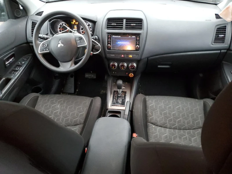 Mitsubishi Outlander, снимка 8 - Автомобили и джипове - 49247423