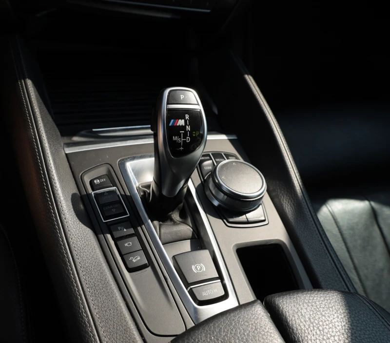 BMW X6 50D, снимка 8 - Автомобили и джипове - 52449563