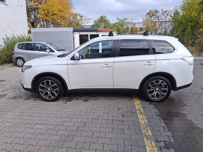 Mitsubishi Outlander, снимка 2 - Автомобили и джипове - 52214734