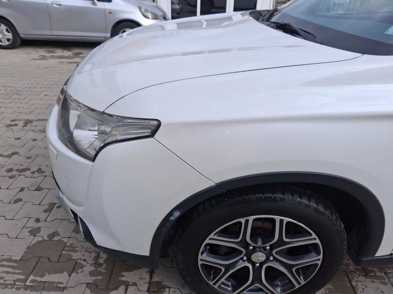 Mitsubishi Outlander, снимка 4 - Автомобили и джипове - 52214734