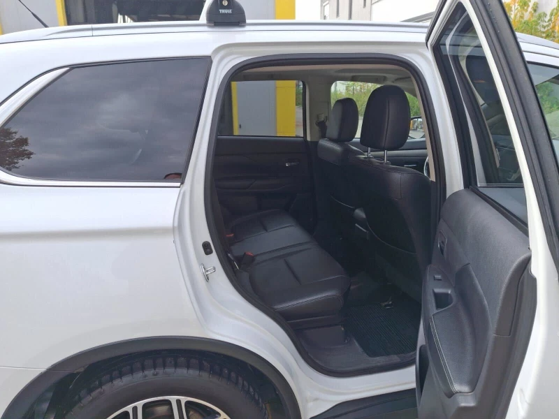 Mitsubishi Outlander, снимка 16 - Автомобили и джипове - 52214734