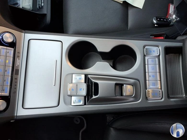 Hyundai Kona 64KWh/PRIME/ГАРАНЦИЯ/FULL/FACE/SOH100% - изображение 6