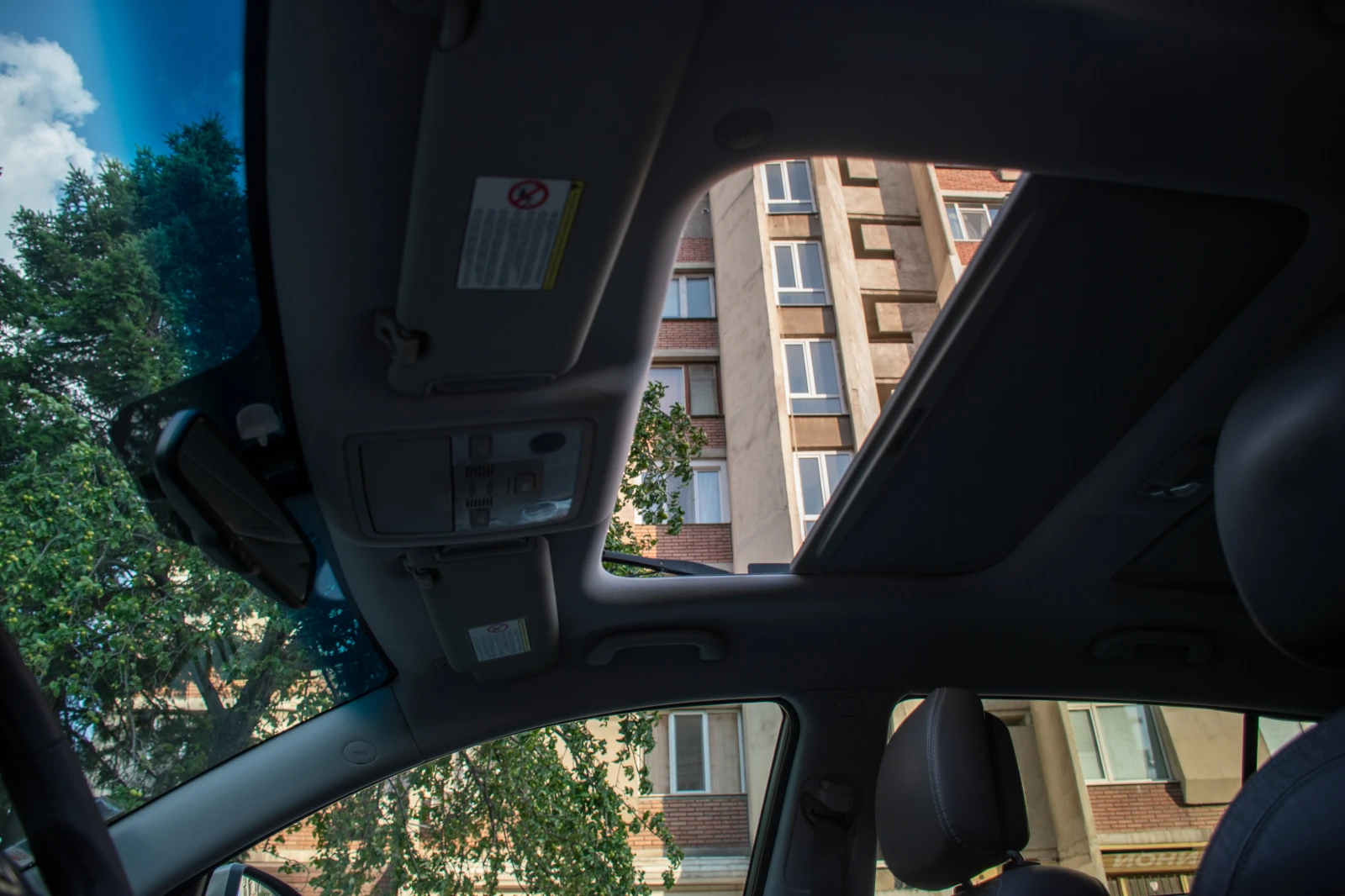 Kia Sportage 2.0 KRD, снимка 12 - Автомобили и джипове - 53788038