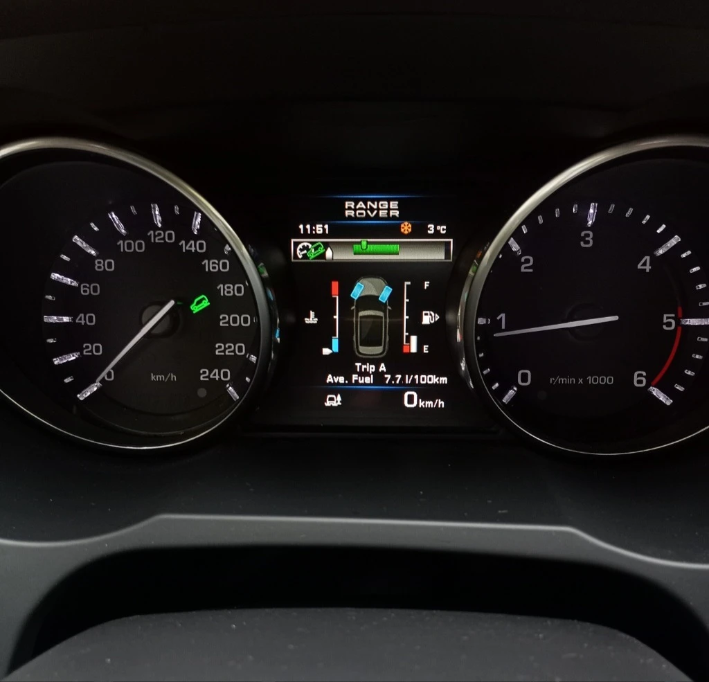 Land Rover Range Rover Evoque 2.2 TD4 Luxury, снимка 10 - Автомобили и джипове - 54820781