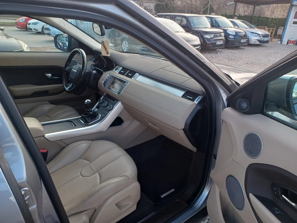 Land Rover Range Rover Evoque 2.2 TD4 Luxury, снимка 6 - Автомобили и джипове - 54820781