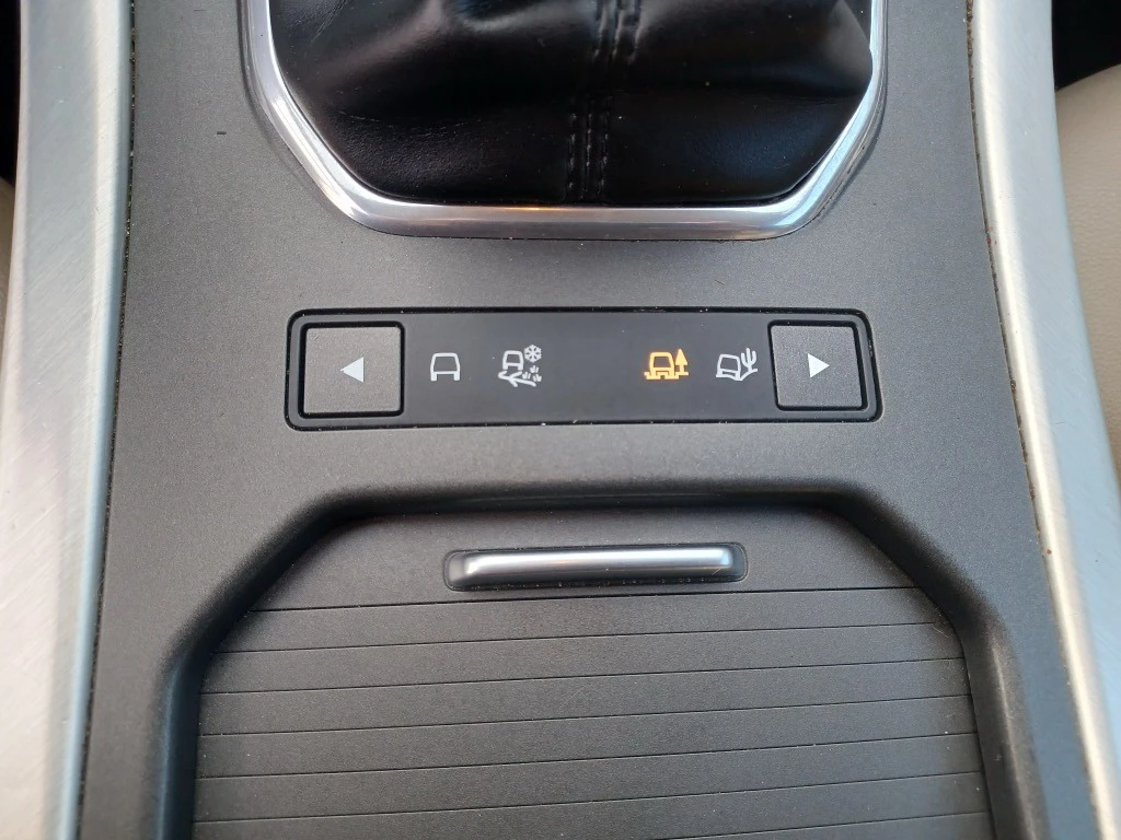 Land Rover Range Rover Evoque 2.2 TD4 Luxury, снимка 8 - Автомобили и джипове - 54820781