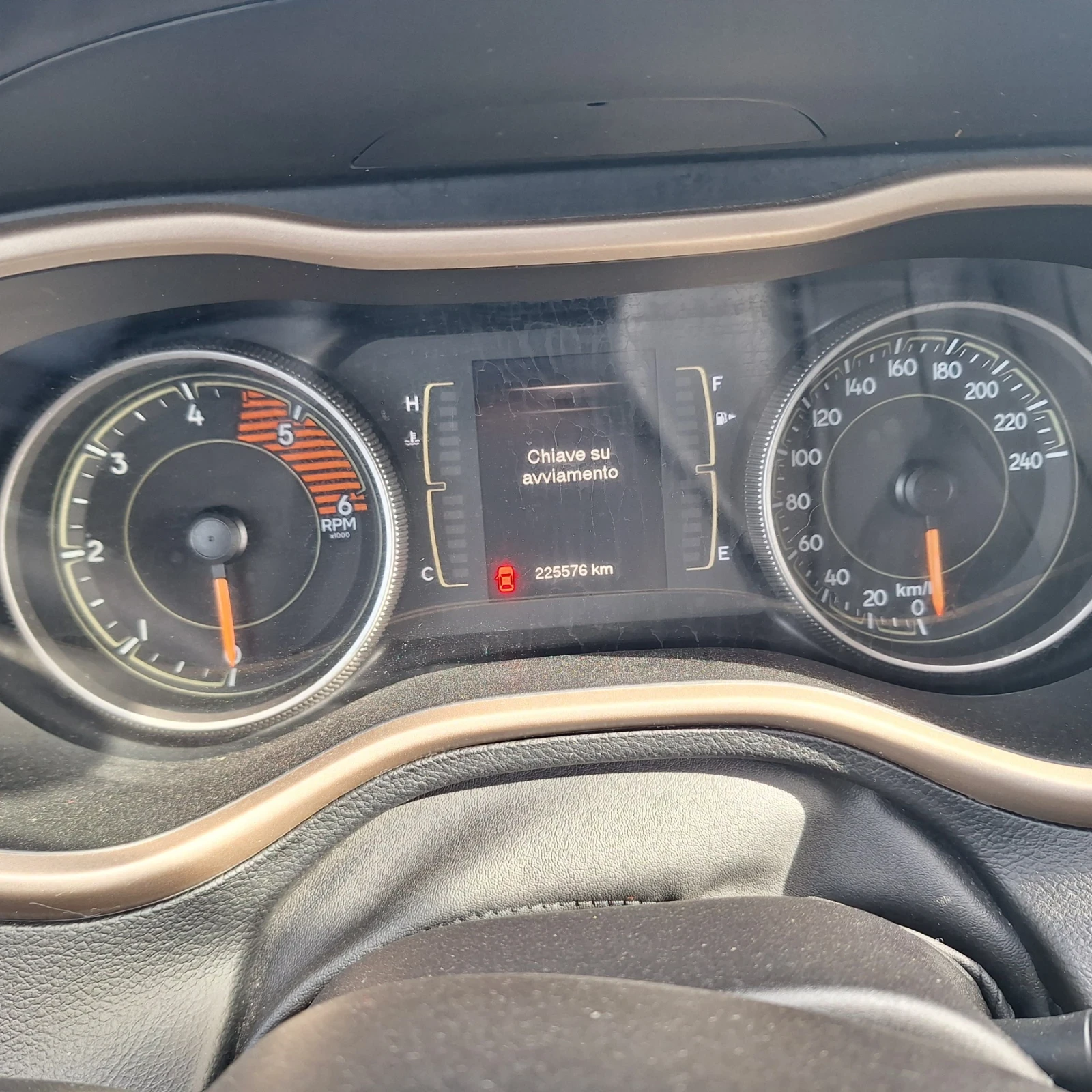 Jeep Cherokee 2.2 дизел 4х4 топ състояние, снимка 14 - Автомобили и джипове - 55669110