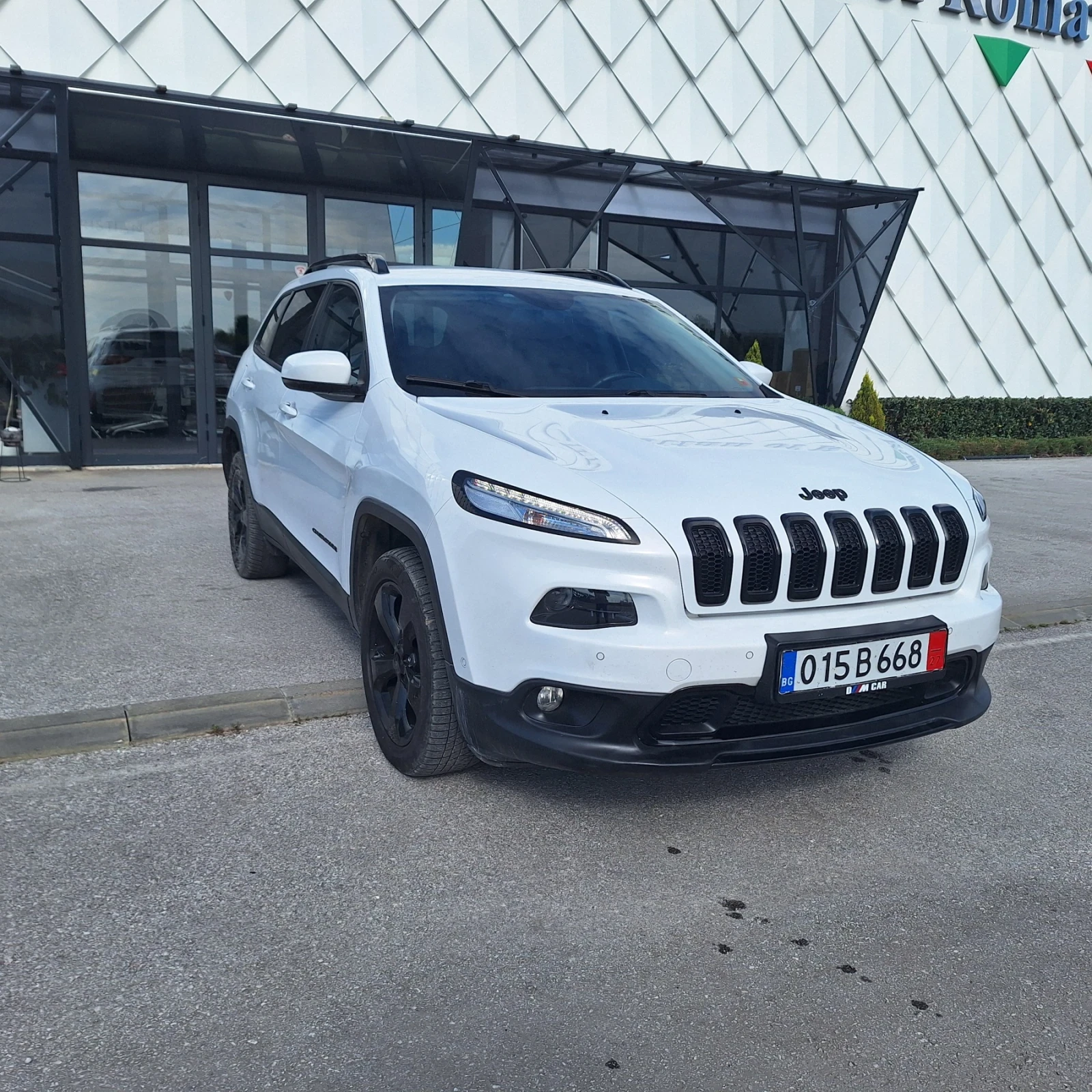 Jeep Cherokee 2.2 дизел 4х4 топ състояние, снимка 2 - Автомобили и джипове - 55669110