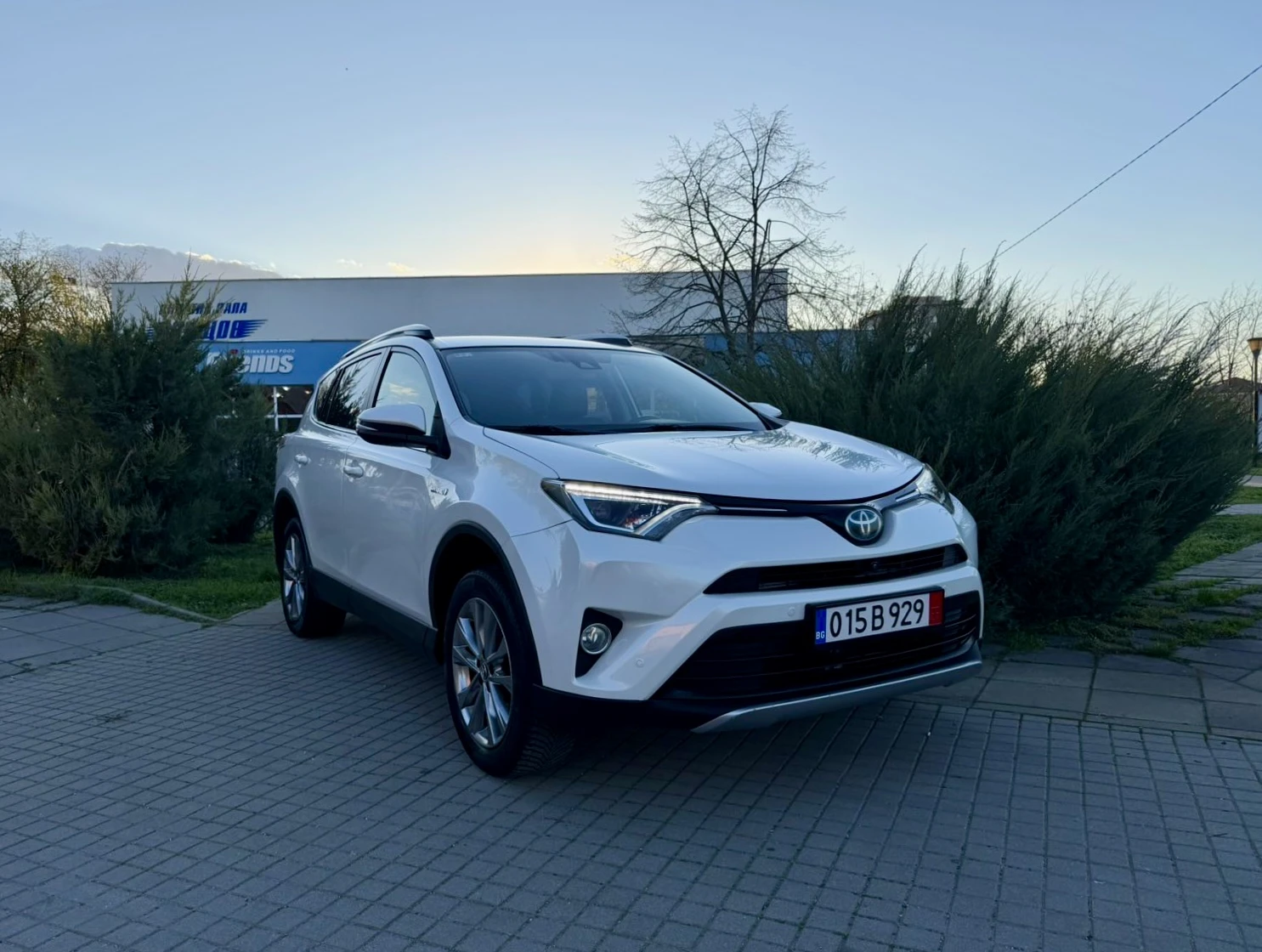 Toyota Rav4 2.5VVT-i* Hybrid* AWD* LED* Euro 6B* 