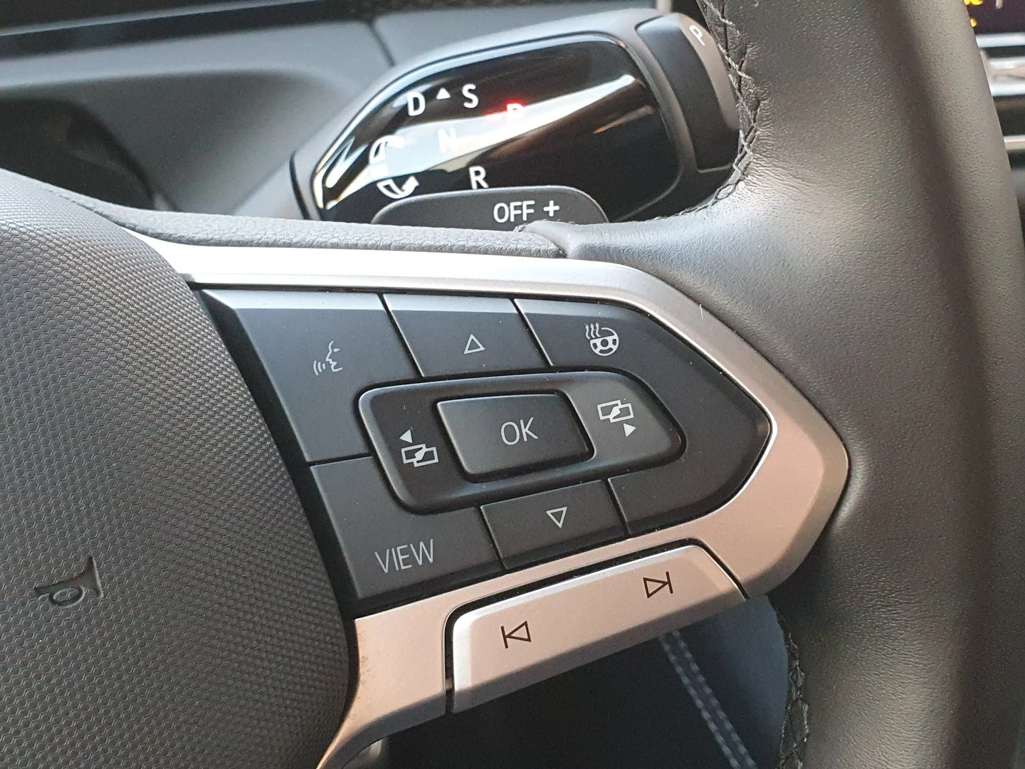 VW Tiguan, снимка 7 - Автомобили и джипове - 56633601
