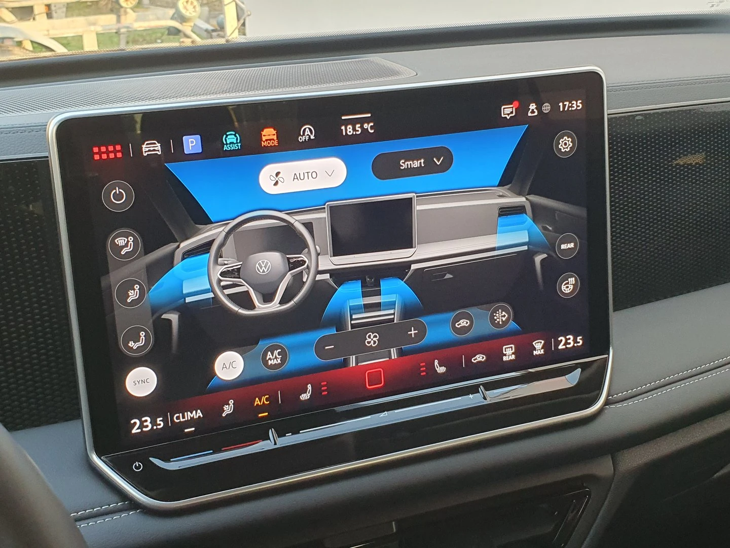 VW Tiguan, снимка 17 - Автомобили и джипове - 56633601