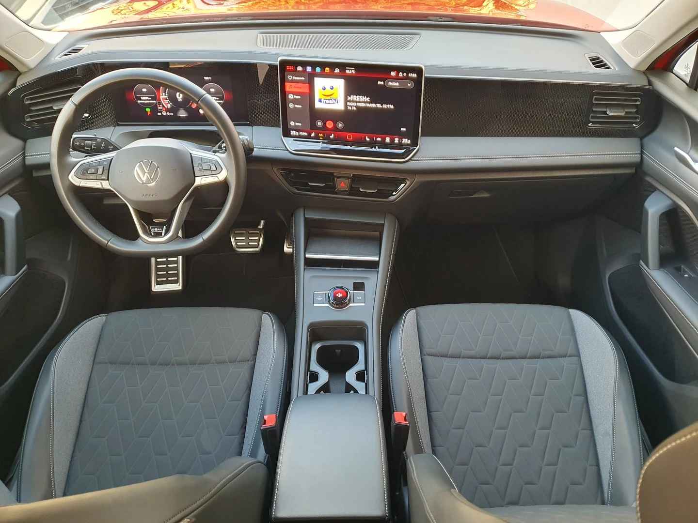 VW Tiguan, снимка 6 - Автомобили и джипове - 56633601