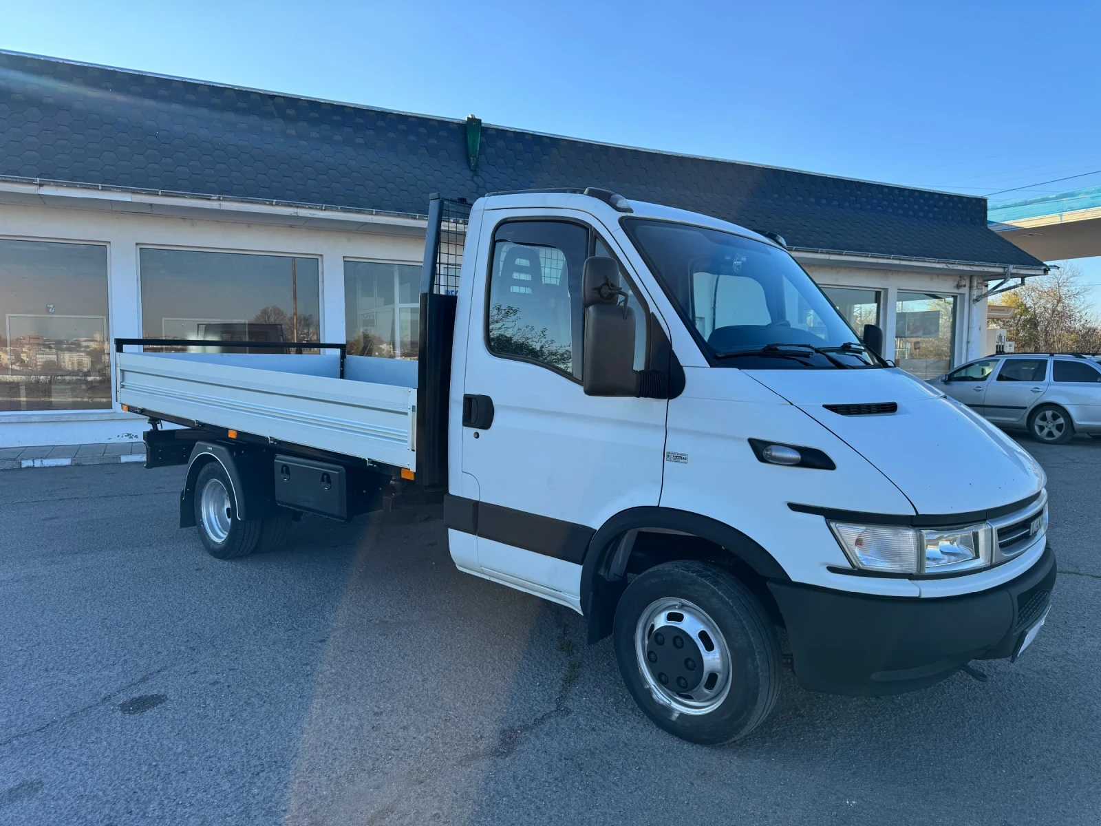 Iveco Daily 35C17 * КЛИМА* * НАВИ* * НАПЪЛНО ОБСЛУЖЕН* * НОВ В - изображение 10