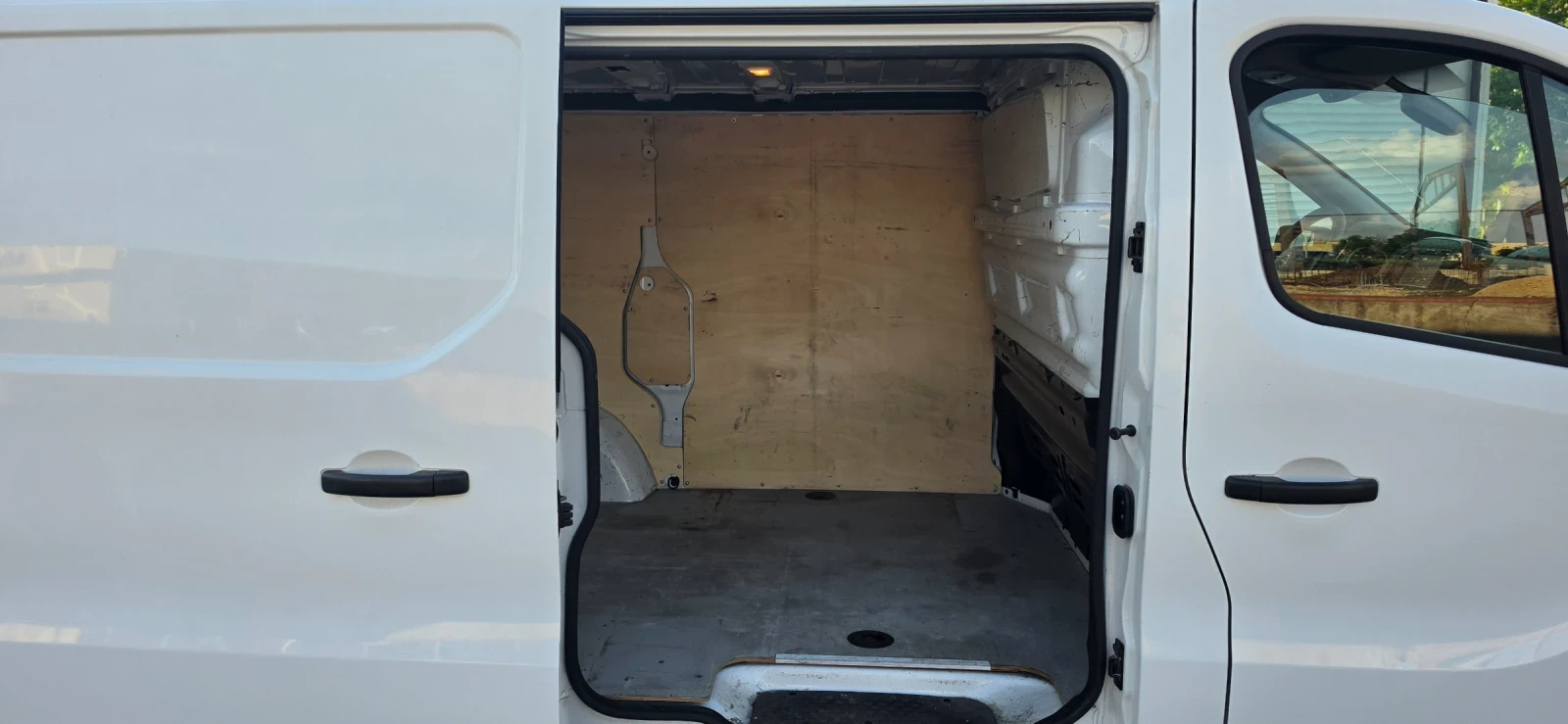 Opel Vivaro 1.6CDTI, снимка 4 - Бусове и автобуси - 54768467
