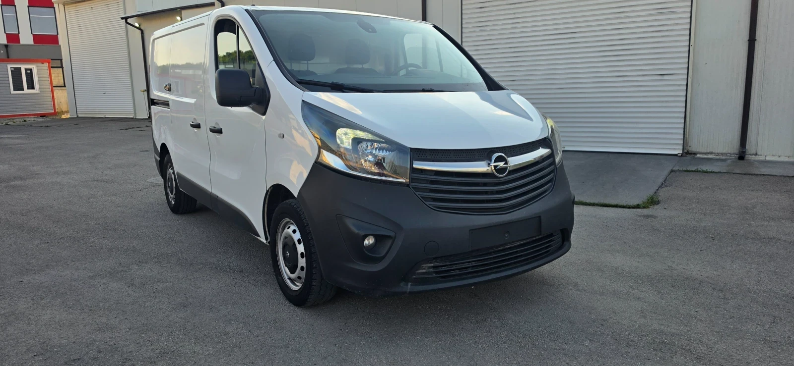 Opel Vivaro 1.6CDTI, снимка 3 - Бусове и автобуси - 54768467