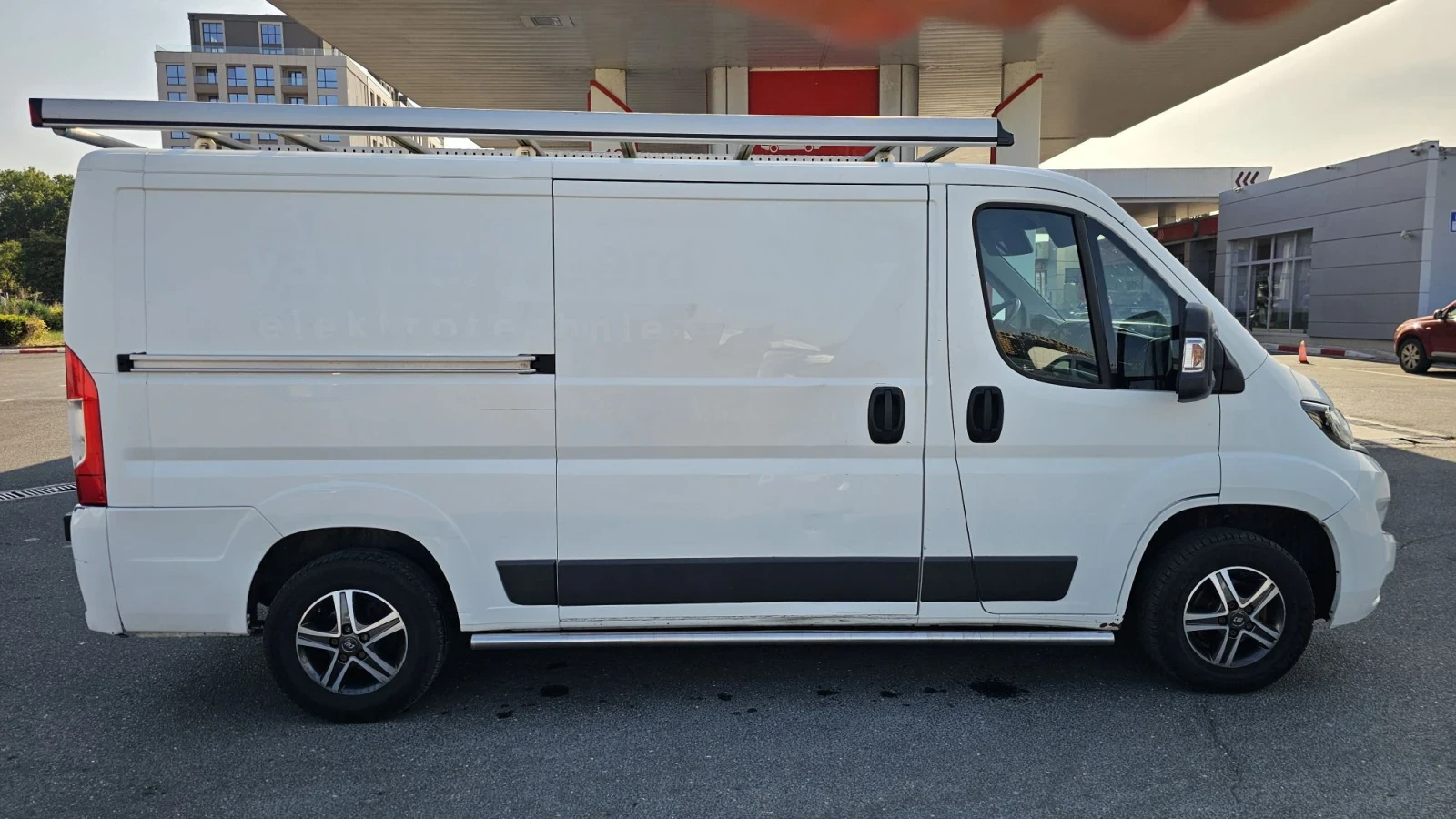 Peugeot Boxer 2.2 HDI  две странични врати, снимка 6 - Бусове и автобуси - 55806108