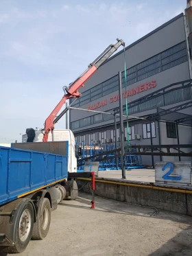 Volvo F12 Самосвал с кран 12 метра , снимка 2