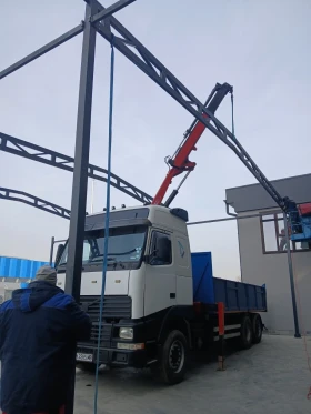 Volvo F12 Самосвал с кран 12 метра , снимка 3