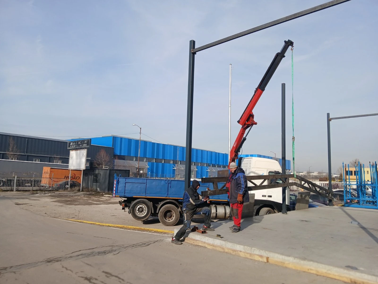 Volvo F12 Самосвал с кран 12 метра  - изображение 4