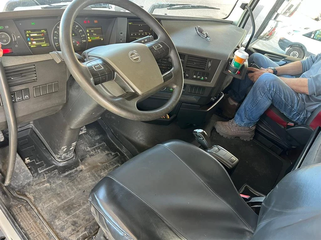 Volvo Fh 460 BDF, снимка 9 - Камиони - 54339653