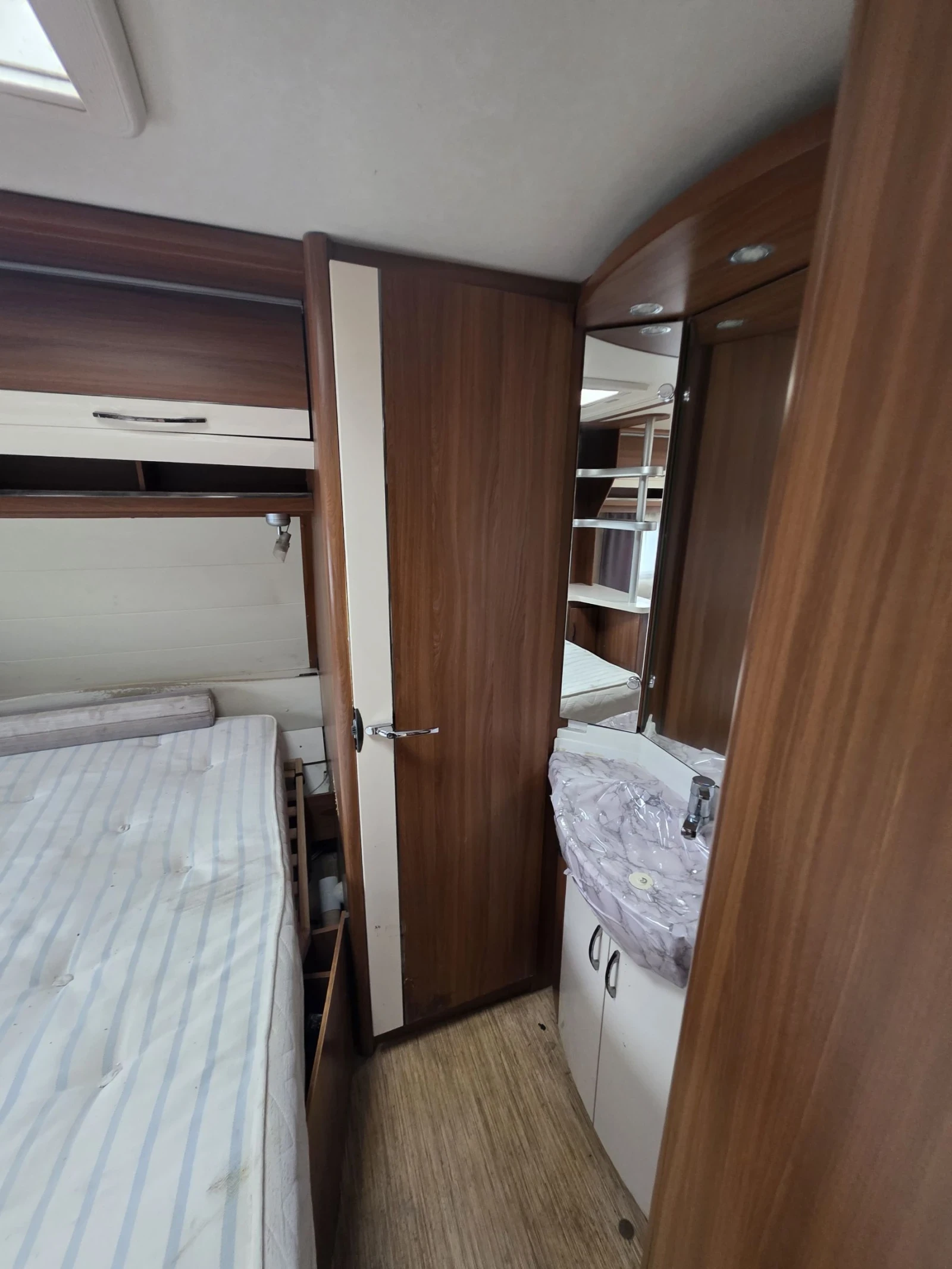 �������� Hobby | Mobile.bg � ����������� 12