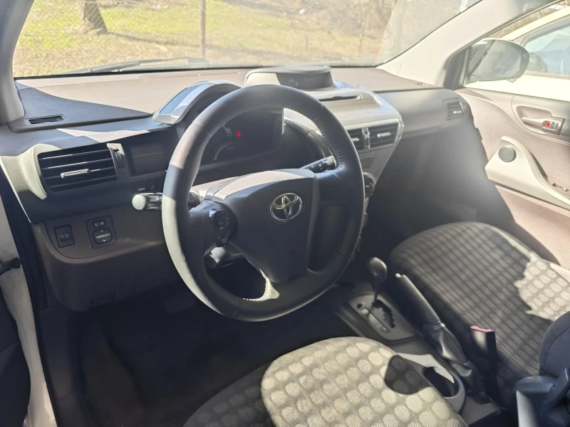 Toyota IQ 1.0VVTI АВТОМАТИК КЛИМАТИК SOL , снимка 9 - Автомобили и джипове - 44359411