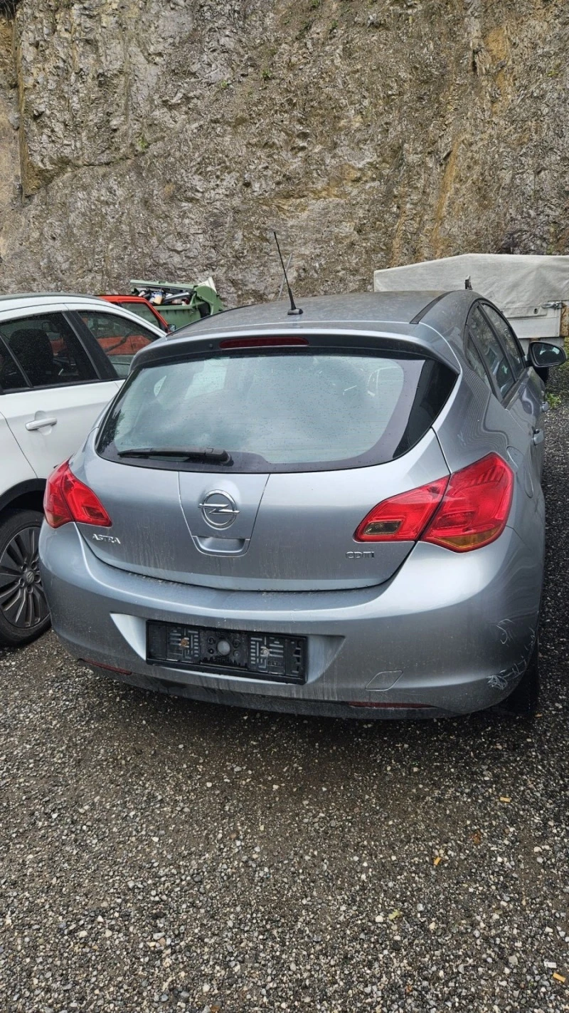 Opel Astra 1.7cdti.110ks.klimatronik, снимка 15 - Автомобили и джипове - 46540551