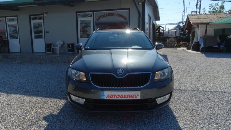 Skoda Octavia 1.6 TDI* NAVI* TOP* DSG, снимка 1 - Автомобили и джипове - 46919549