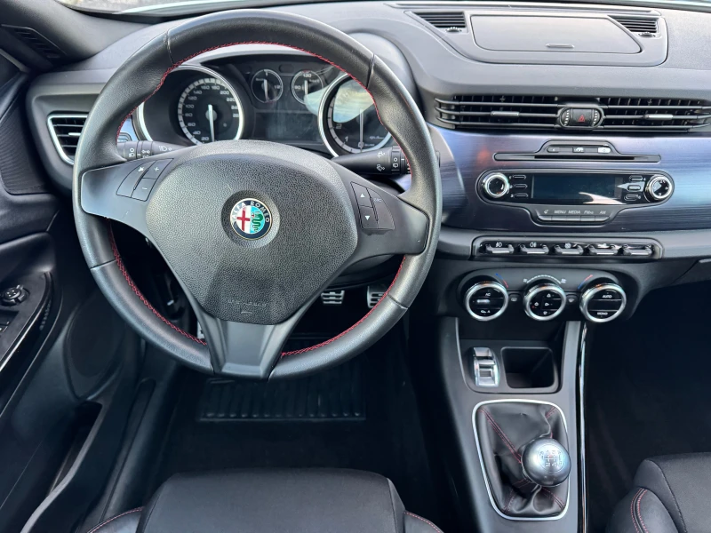 Alfa Romeo Giulietta 1.4T-MultiAir, снимка 15 - Автомобили и джипове - 52816859
