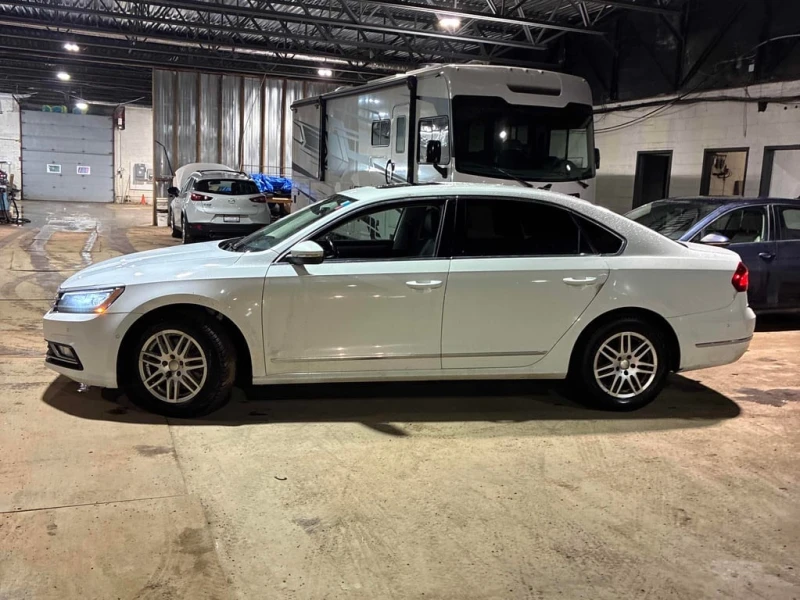 VW Passat * Highline * CARFAX * БЕЗ ПЪРВОНАЧАЛНА ВНОСКА, снимка 2 - Автомобили и джипове - 53024510