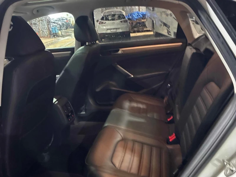 VW Passat * Highline * CARFAX * БЕЗ ПЪРВОНАЧАЛНА ВНОСКА, снимка 17 - Автомобили и джипове - 53024510