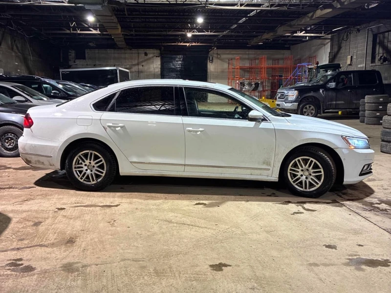 VW Passat * Highline * CARFAX * БЕЗ ПЪРВОНАЧАЛНА ВНОСКА, снимка 3 - Автомобили и джипове - 53024510