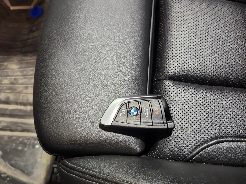 BMW 330 330E xDrive * CARFAX * ОПЦИЯ ЗА ФИНАНСИРАНЕ * , снимка 9 - Автомобили и джипове - 53122871