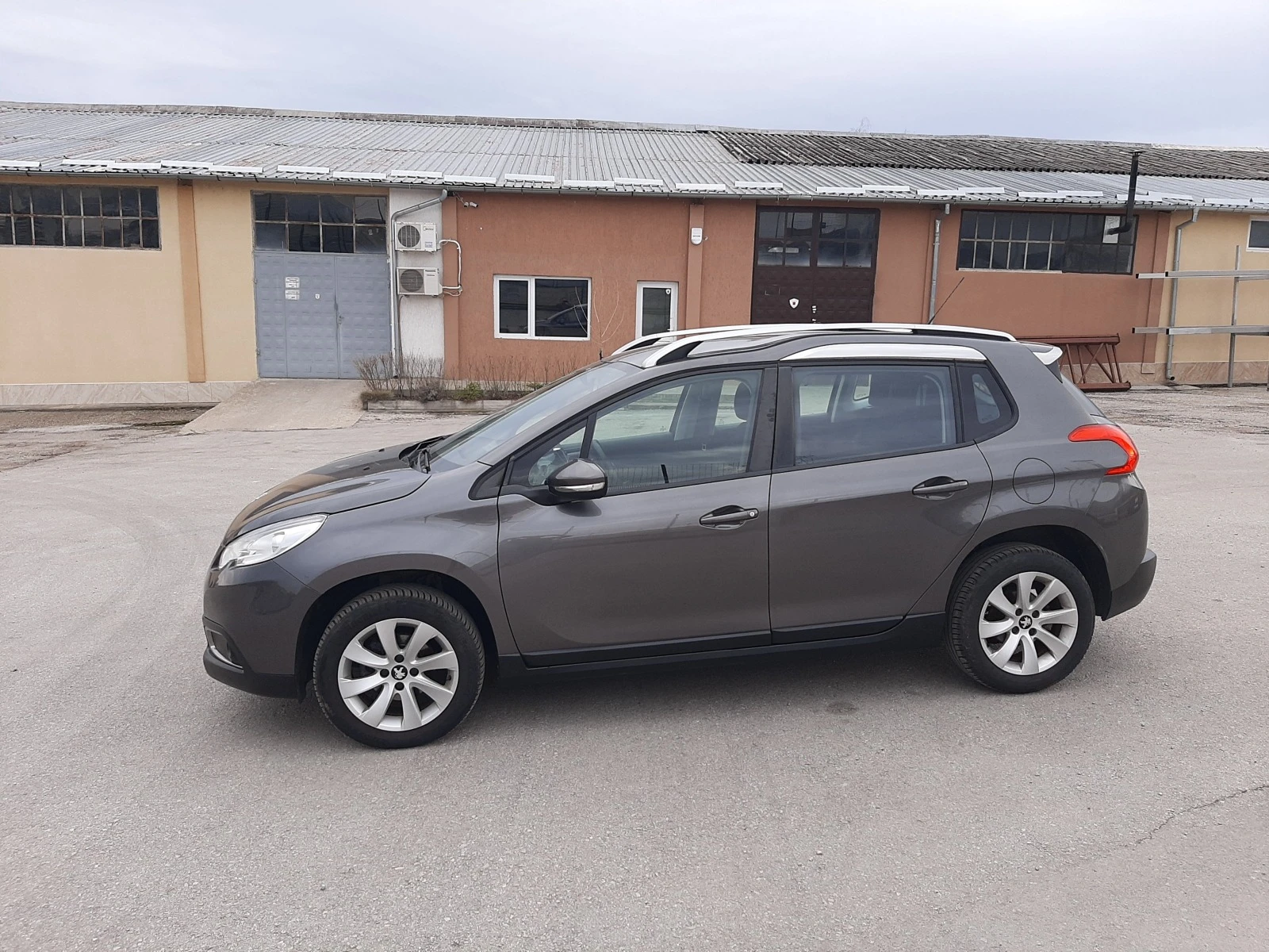 Peugeot 2008 1.6 e-HDI Navi - изображение 8