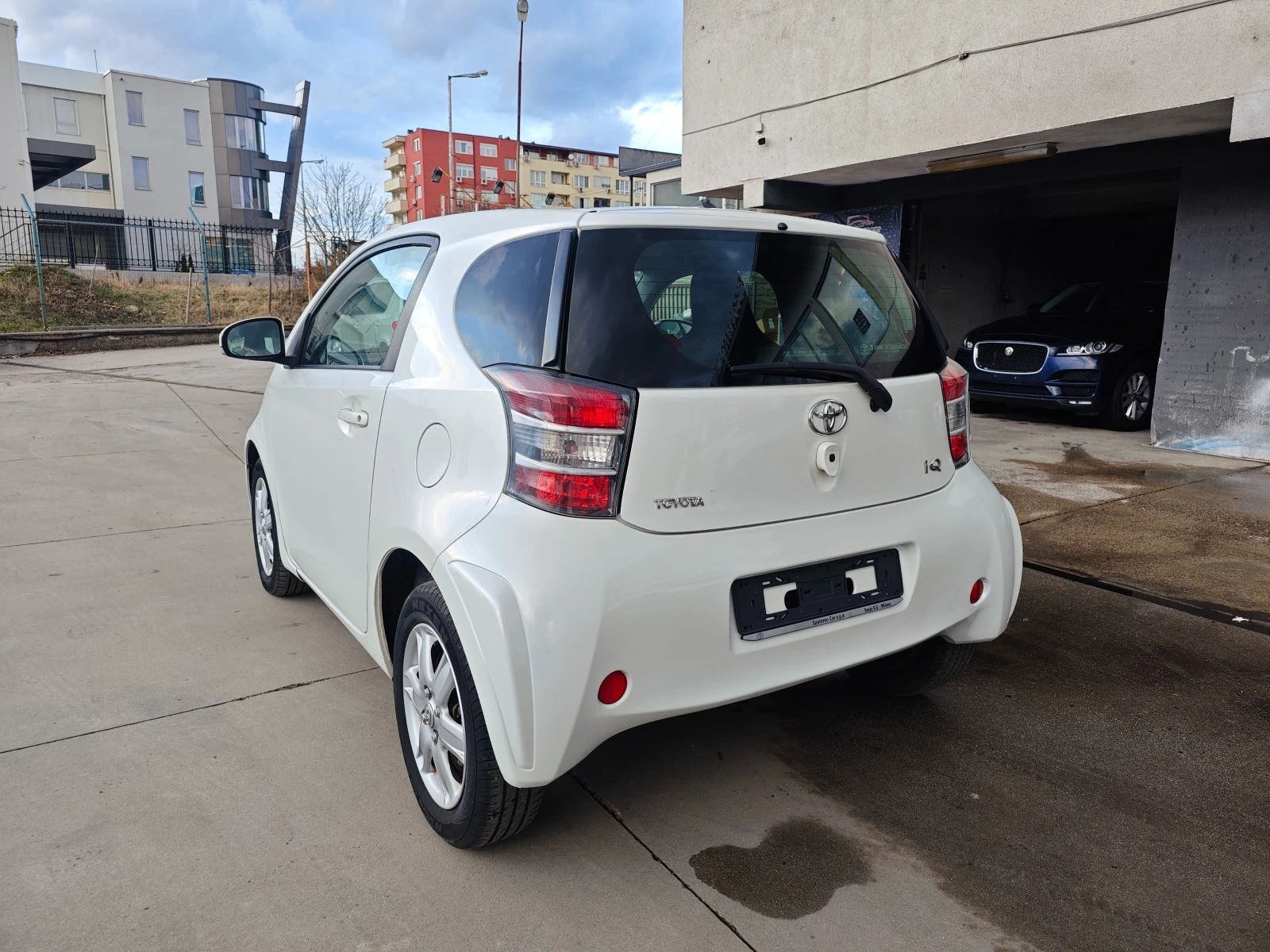 Toyota IQ 1.0VVTI АВТОМАТИК КЛИМАТИК SOL  - изображение 8