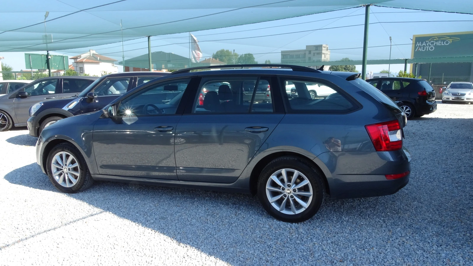 Skoda Octavia 1.6 TDI* NAVI* TOP* DSG - изображение 3