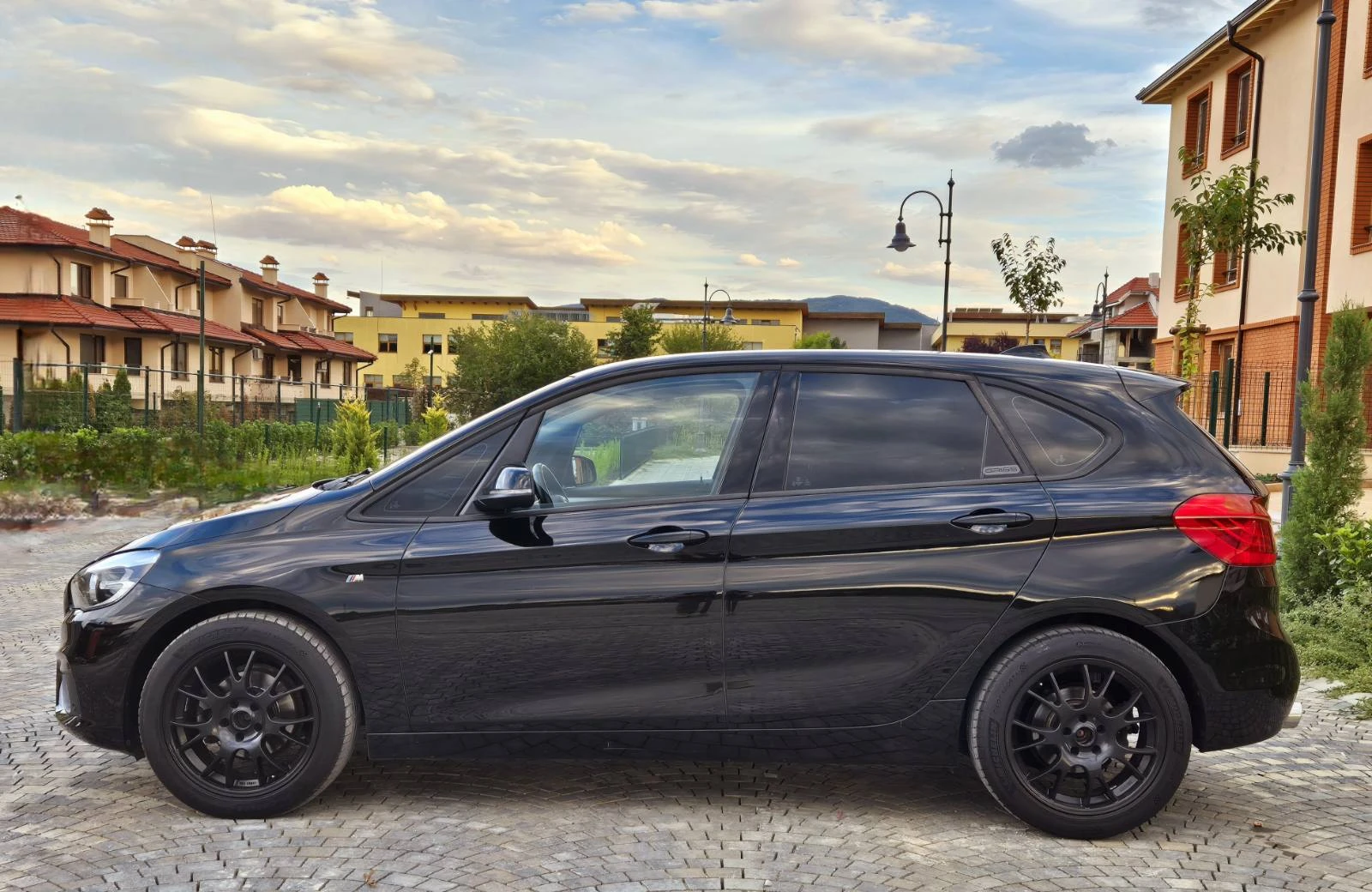 BMW 2 Active Tourer 216D TOP - изображение 2