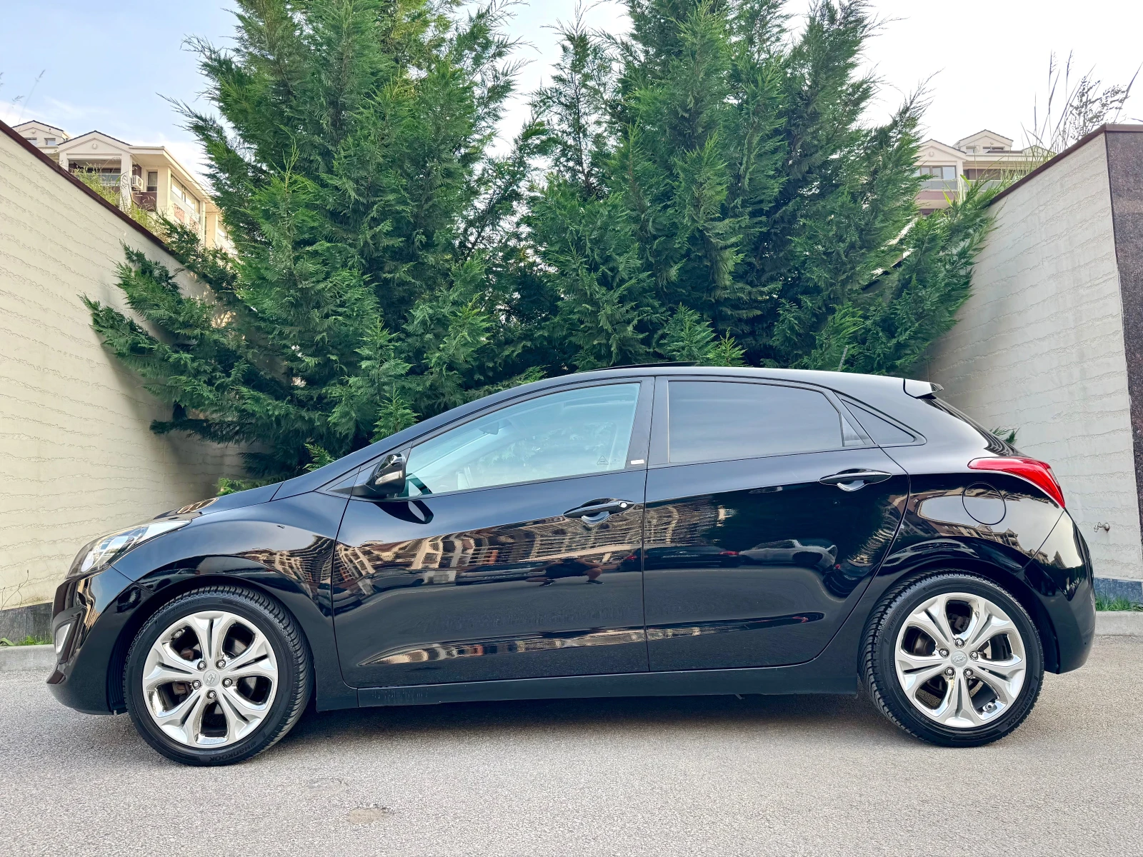 Hyundai I30 1.6CRDI PREMIUM PANORAMA NAVI KAMERA  - изображение 8