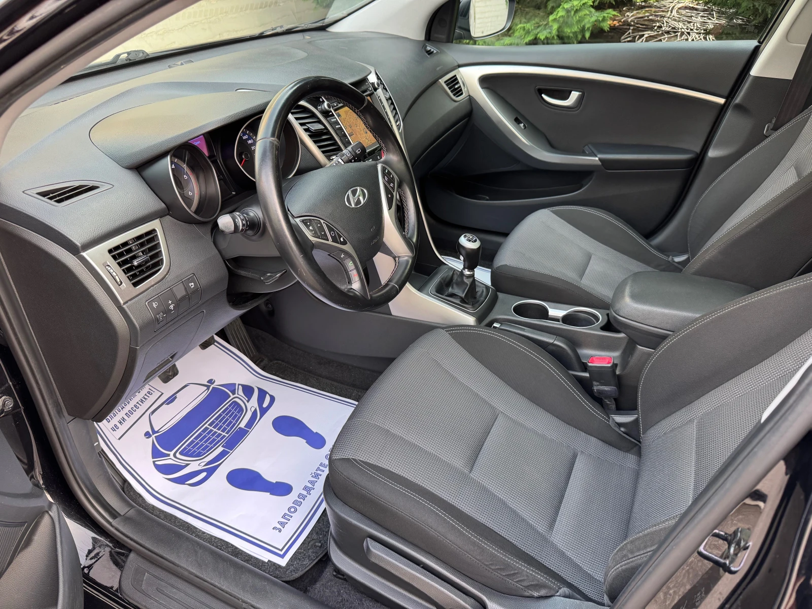 Hyundai I30 1.6CRDI PREMIUM PANORAMA NAVI KAMERA  - изображение 9