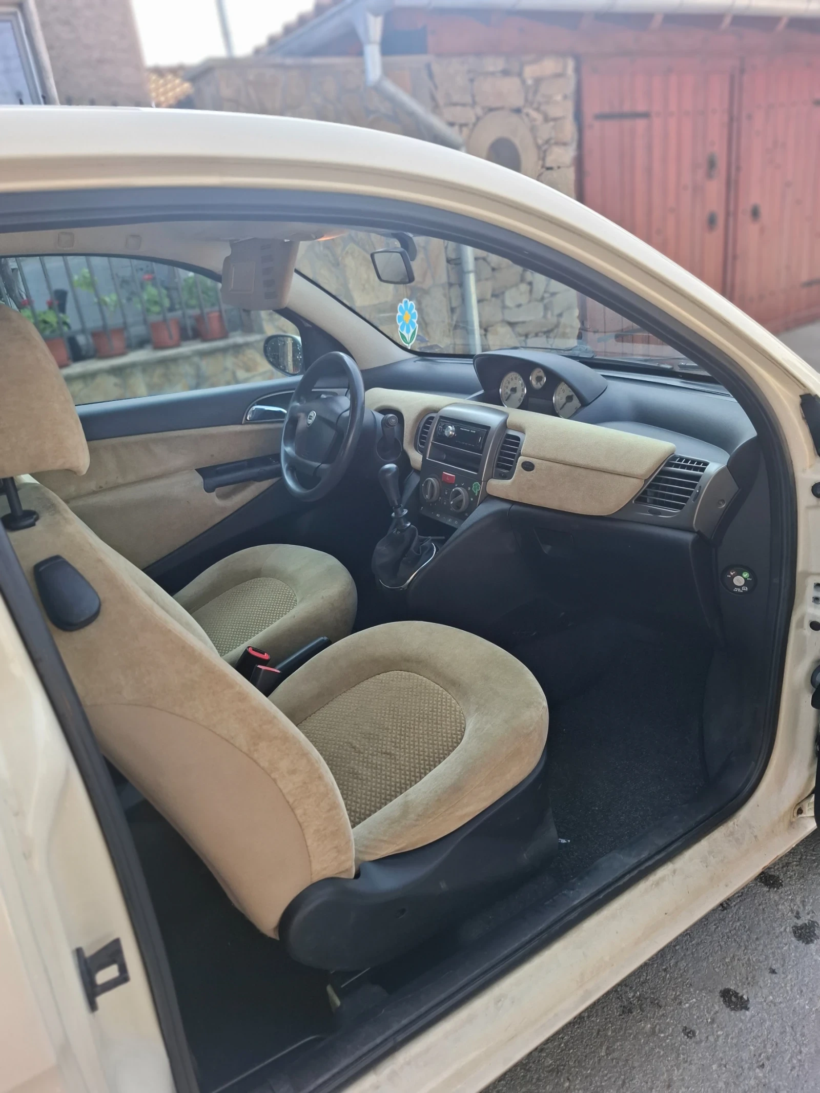Lancia Ypsilon  - изображение 5