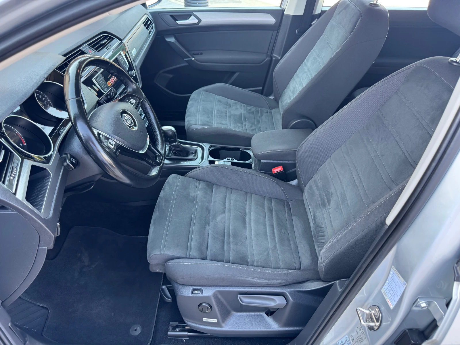 VW Touran 2.0TDI* AUTOMATIK* 150ks* NAVI* LED* KAMERA* ЛИЗИН - изображение 5