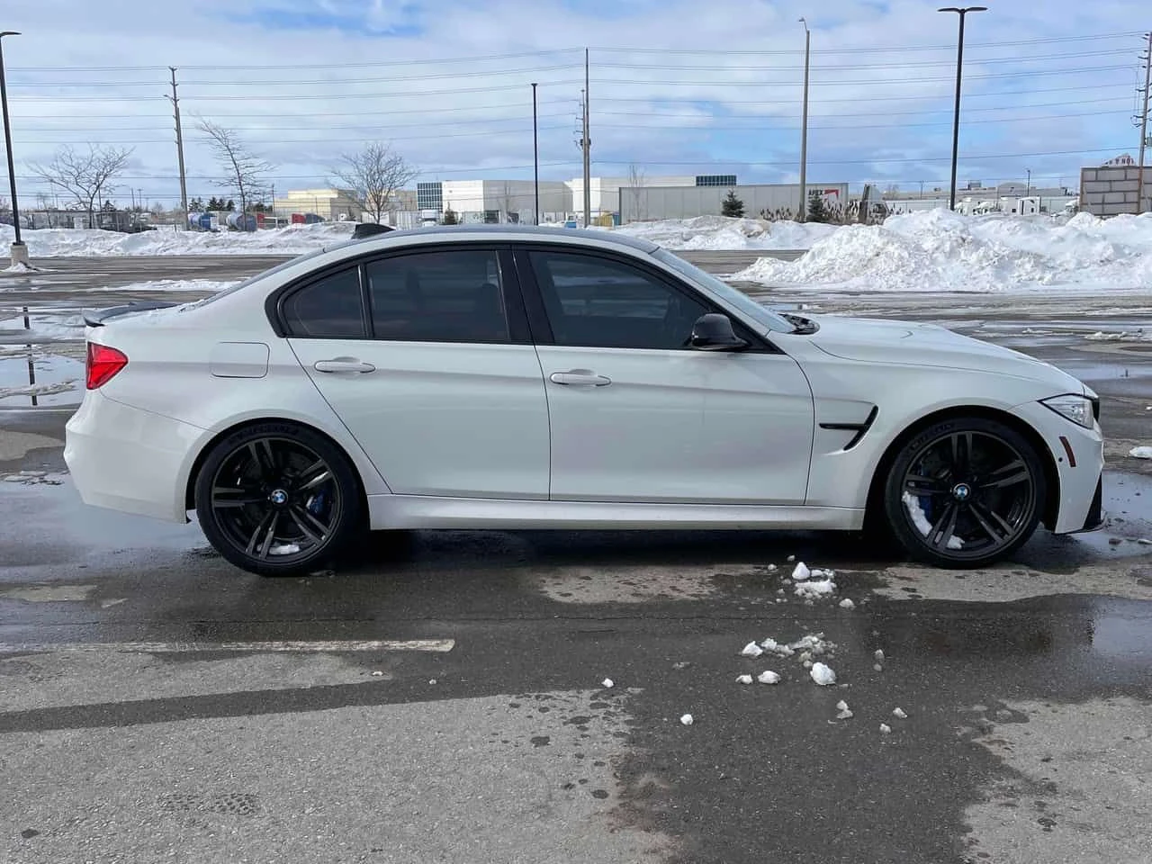 BMW M3 * CARFAX * HEAD-UP * HARMAN KARDON * KEYLESS - изображение 3