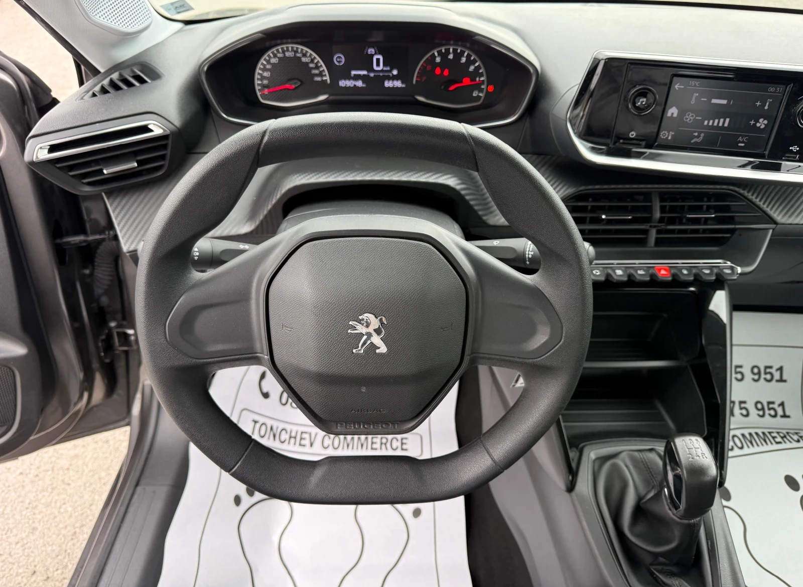 Peugeot 208 1.2i-109.000km-NEW-TOP-EURO-6D, снимка 9 - Автомобили и джипове - 54213078