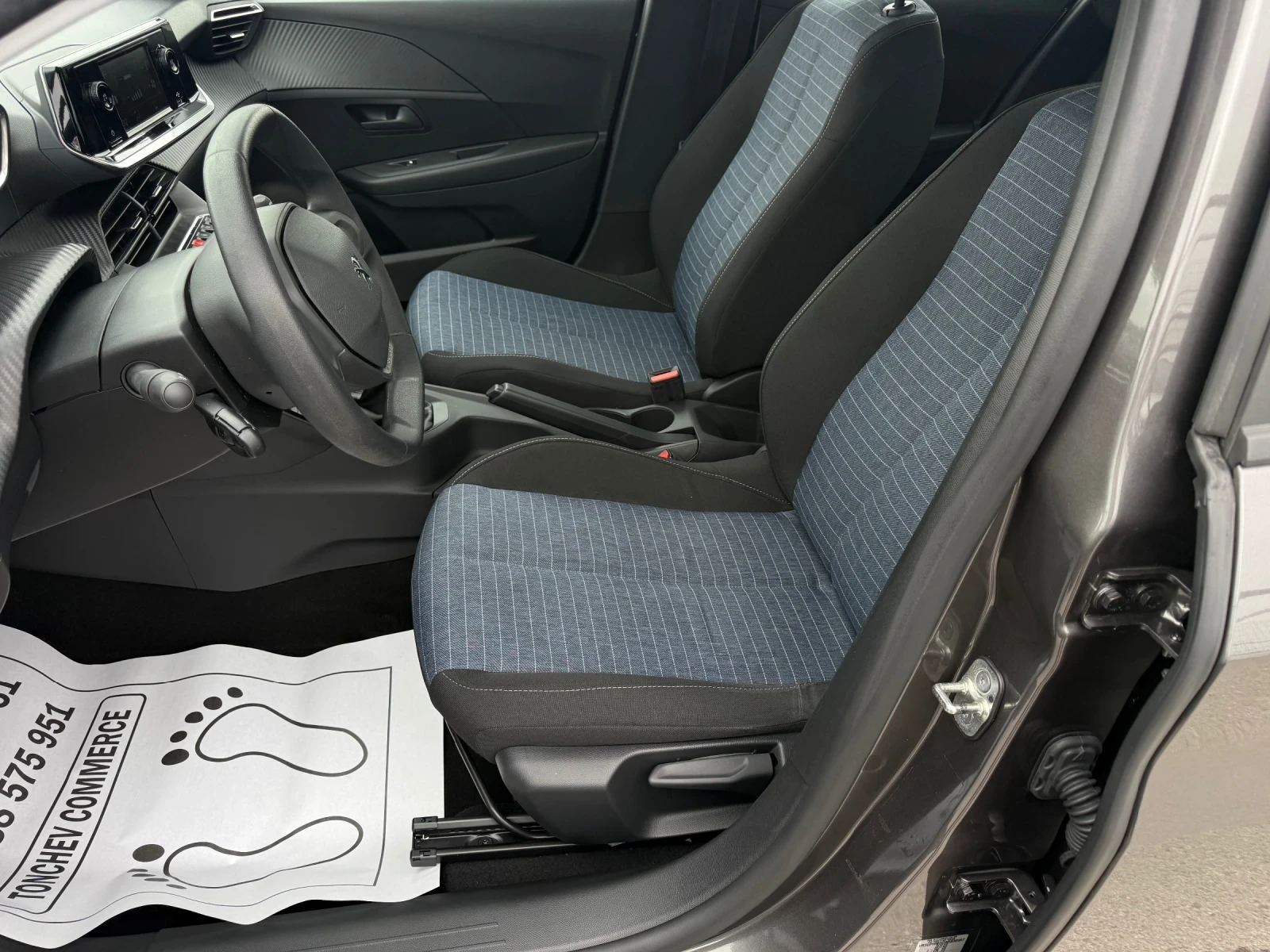 Peugeot 208 1.2i-109.000km-NEW-TOP-EURO-6D, снимка 8 - Автомобили и джипове - 54213078