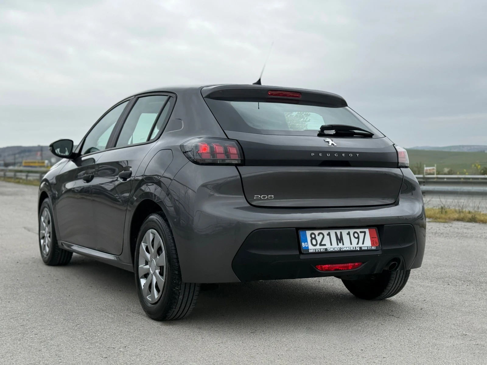 Peugeot 208 1.2i-109.000km-NEW-TOP-EURO-6D, снимка 4 - Автомобили и джипове - 54213078